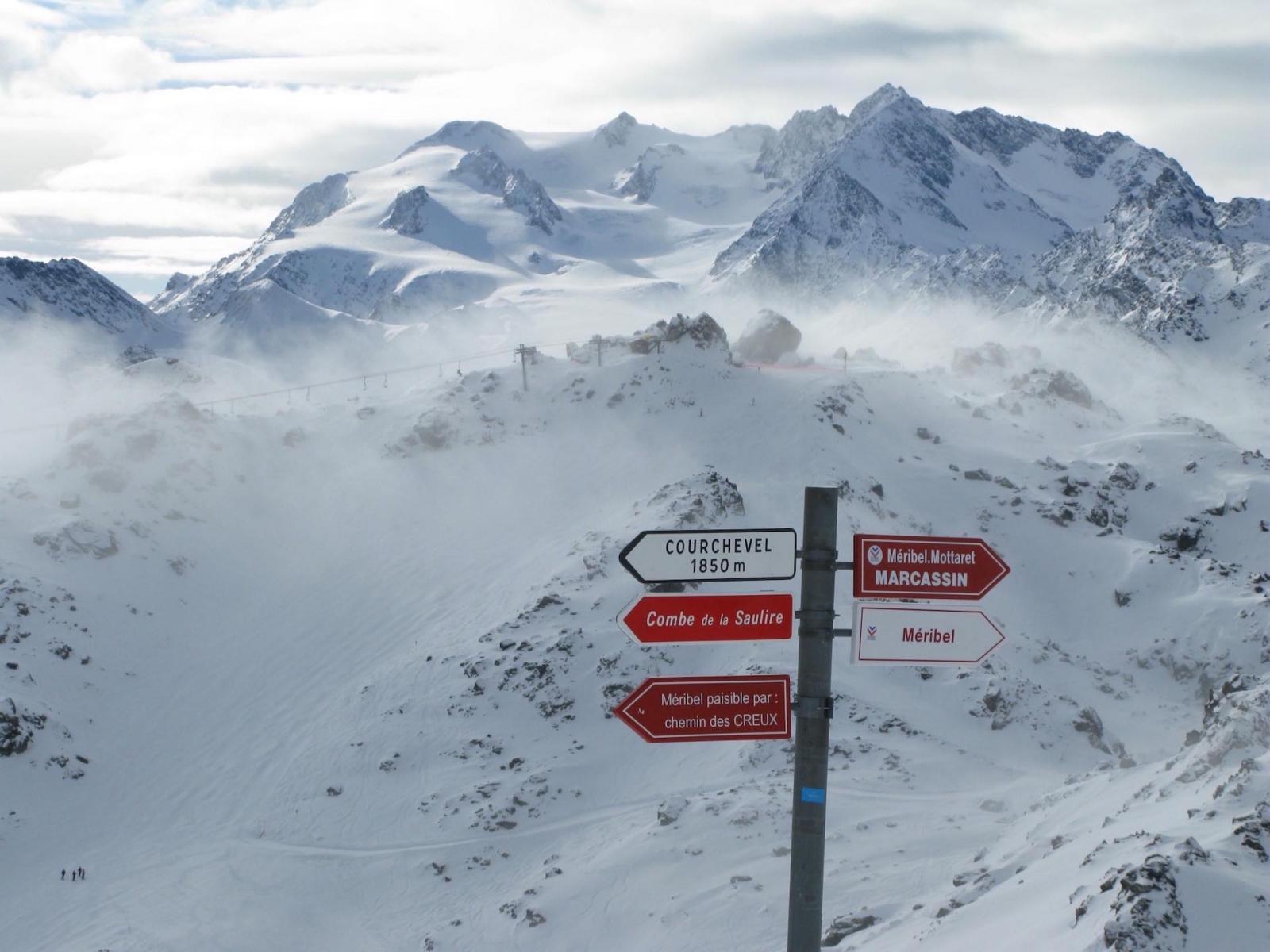 Eat close to the slopes in Meribel