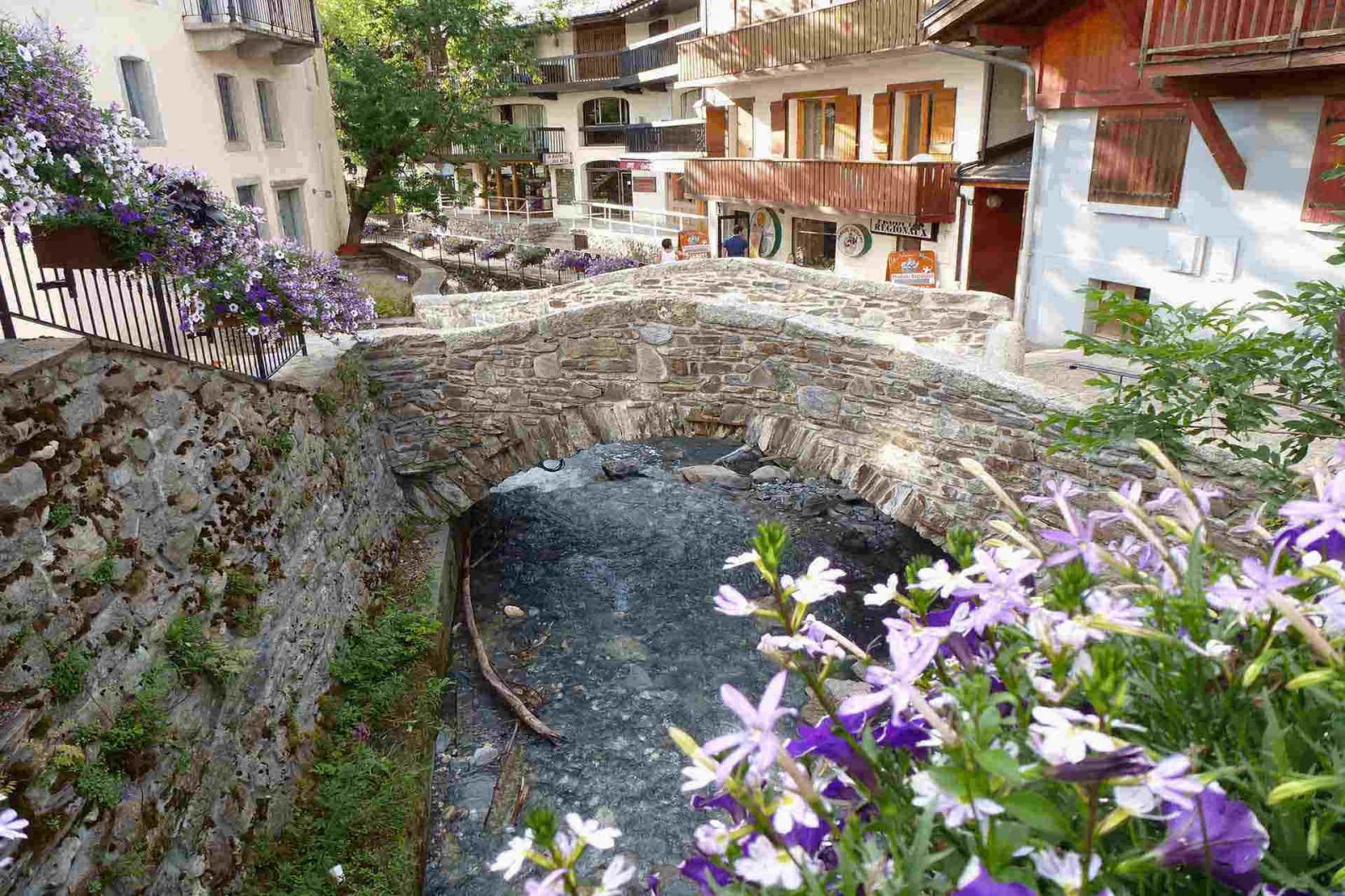 Megève, mountain village hiding some luxury addresses!